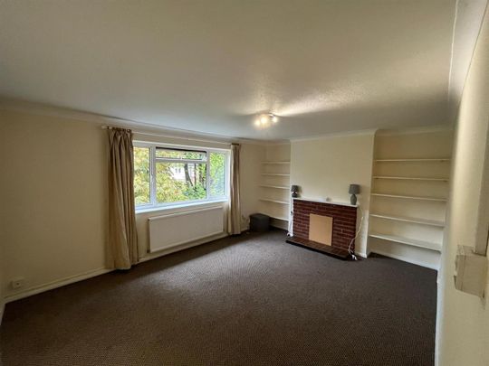 2 bed flat to rent in Kingsfield Road, Oxhey, WD19 - Photo 1
