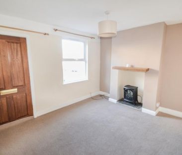 2 bedroom semi-detached house to rent - Photo 3