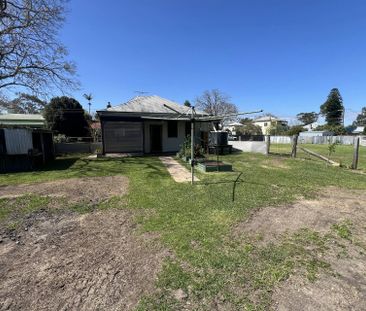 Spacious Cottage - Photo 4