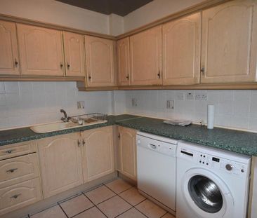 3 bedroom terraced house to rent - Photo 2