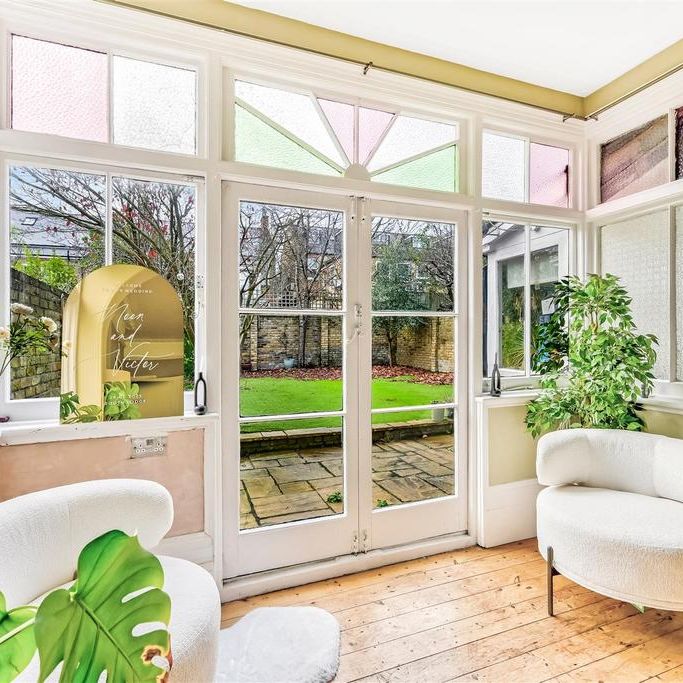 6 bedroom semi-detached house to rent - Photo 1