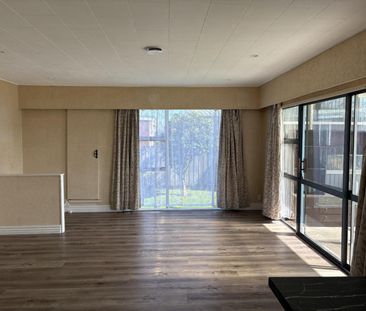 Easy care living - Photo 1