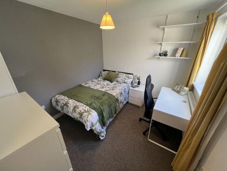 5 bedroom house to rent - Photo 2