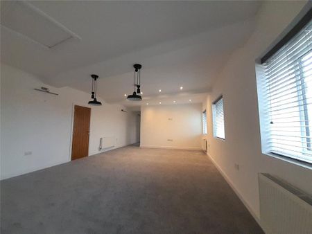 2 bedroom flat to rent - Photo 3