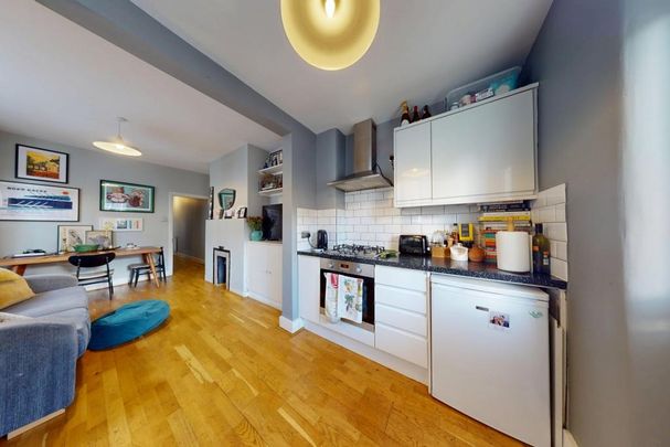 2 bedroom flat to rent - Photo 1