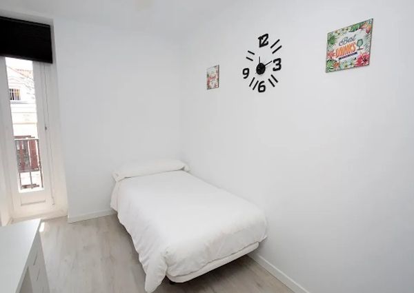 Calle del Arenal, Madrid, Community of Madrid 28013