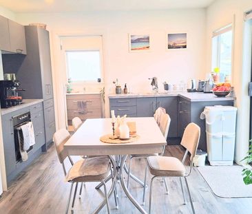 Modernised terraced home for rent - Photo 2