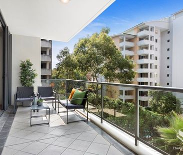 Quiet east facing and timber floor apartment - Photo 6