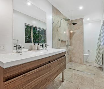 Hamptons Elegance, Dual-Living Flexibility & Prime CTHS Catchment - Photo 5
