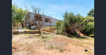 House For Rent - Photo 2