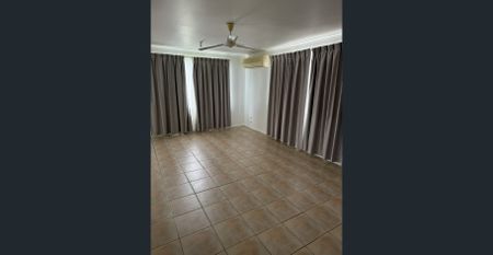 4-Bedroom Home with Shed & Enclosed Bar Area – Bundaberg North - Photo 2