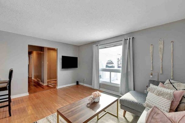 135 Oakburn - Photo 1