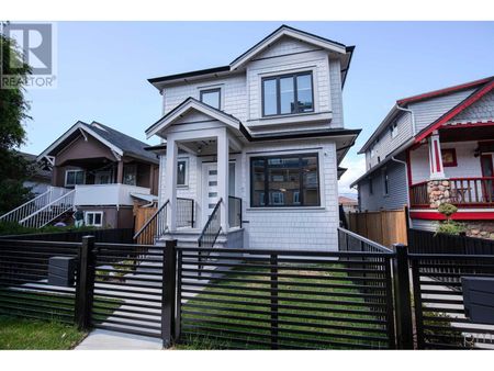 2219 E 1ST AVENUE, Vancouver, British Columbia - Photo 4