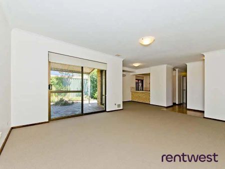 “HOMELY CHARACTER VILLA IN ALFRED COVE” - Photo 5