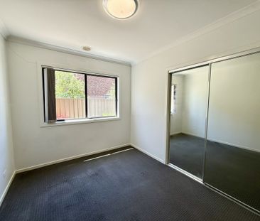 18 Andromeda Avenue, Truganina VIC, Belconnen - Photo 5