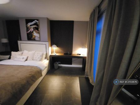 1 bedroom in a house share to rent - Photo 3