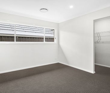 16 Campbell Street, - Photo 2