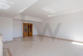 Apartamento T4 em Lisboa