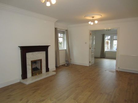 5 bedroom detached house to rent - Photo 3