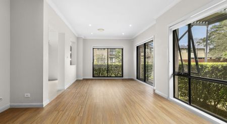 Warriewood, 17 Fern Circuit - Photo 2