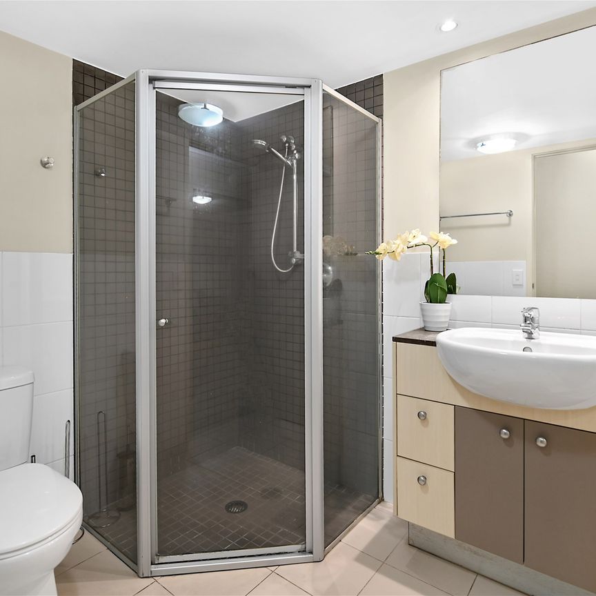 3-6 Months, Fully Furnished, sleeps upto 4 people, Bills included - Photo 1