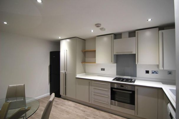 2 bedroom terraced house to rent - Photo 1