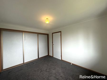 2/1A Caroline Street, Orange, NSW 2800 - Photo 2