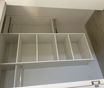 Nassau House - Photo 2