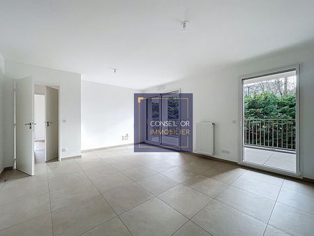 Appartement Saint Genis Laval 3 pièce(s) 59.89 m2, - Photo 2