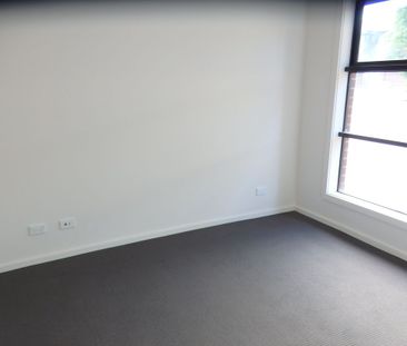 Spacious 3-Bedroom Family Home with Ensuite in Prime Eumemmerring L... - Photo 6