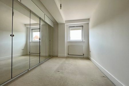 Navigation Yard - Photo 2