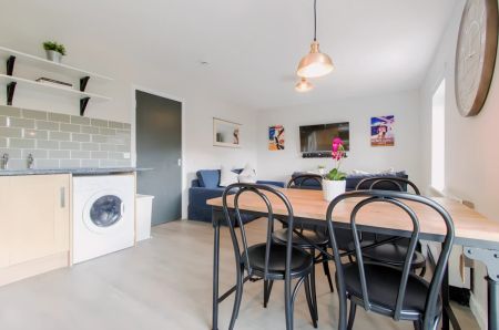 4 Bedrooms 2 bathrooms - Photo 3