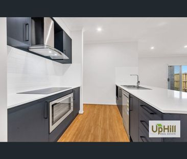 11, Succulent Street, Pakenham, Vic 3810 - Photo 2