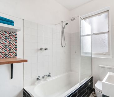 Spacious Studio Apartment in Prime Location - Photo 4