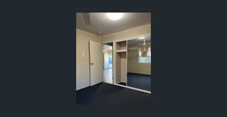 SINGLE LOCK UP GARAGE & FULLY AIR CONIDITIONED - Photo 4