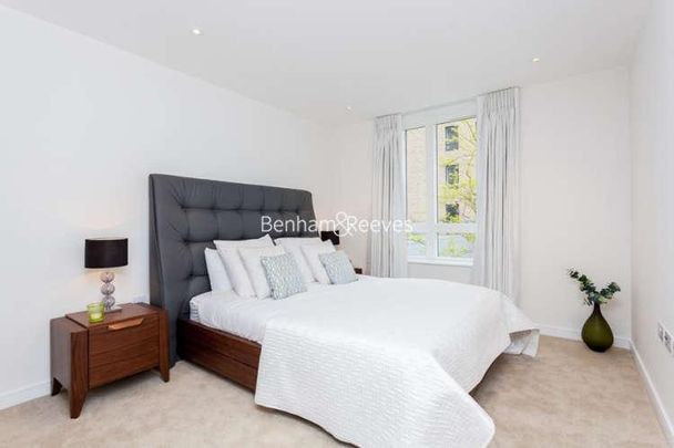 Kew Bridge West, Brentford, TW8 - Photo 1