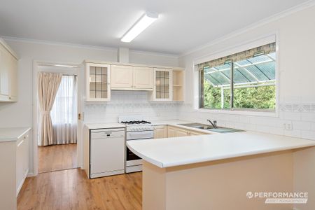 6 Cynisca Court, Wheelers Hill VIC 3150 - House For Rent | Domain - Photo 4