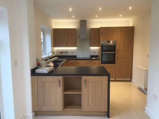 4 bedroom detached house to rent - Photo 1