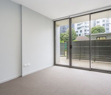 NORTH 33 | Huge Courtyard One Bedroom Apartment - Photo 6