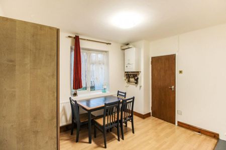 3 bedroom terraced house to rent - Photo 5