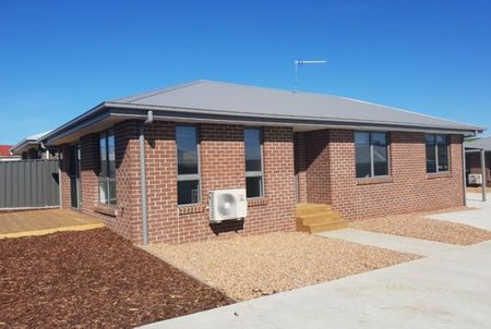 2/6 Tandara Place, East Devonport TAS 7310 - Photo 3