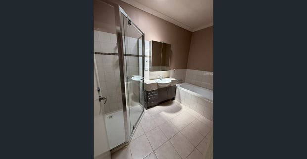 Perfect Location! - Photo 1