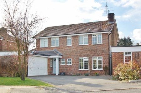 4 bedroom detached house to rent - Photo 3