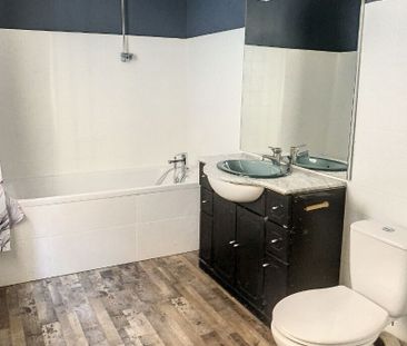 Appartement à louer - REIMS- CENTRE / HOTEL DE VILLE - Photo 6