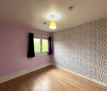 3 bedroom flat to rent - Photo 3