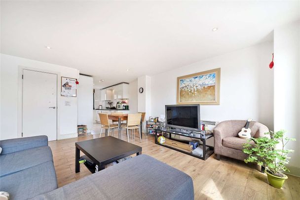 A well-presented two bedroom apartment on Winders Road. - Photo 1