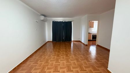 Neat & Comfortable Unit in a Convenient Canley Vale Location - Photo 2