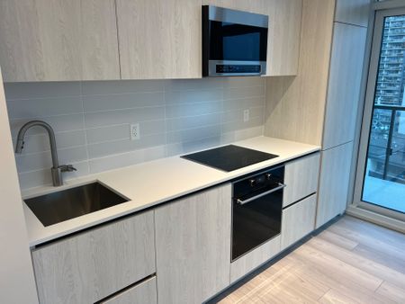 For Lease - 120 Broadway Avenue Unit# 1402, Toronto, Ontario - Photo 4