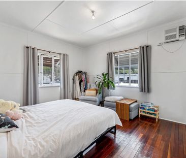 Charming 3-bedroom Family Home in North Mackay - Photo 6