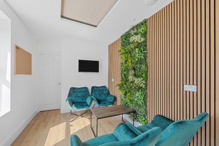 1 bedroom in a house share to rent - Photo 3